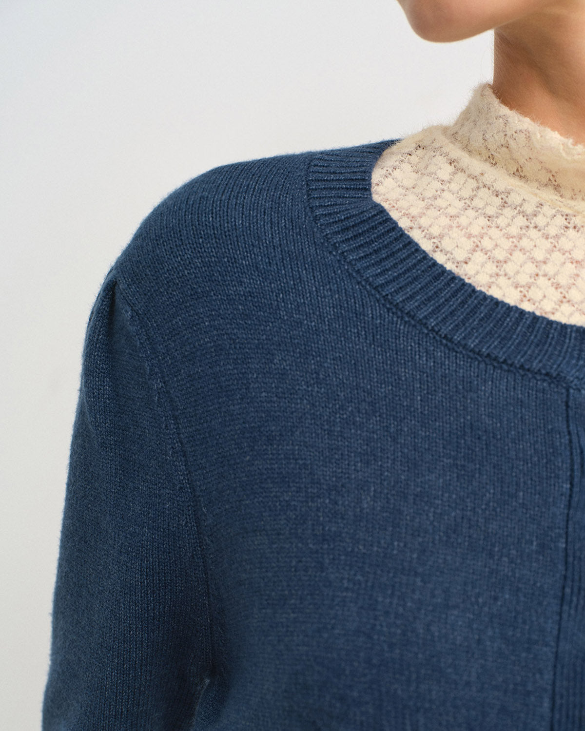 Slim Knit Cardigan with Round Neck and Puff Shoulders - Blue