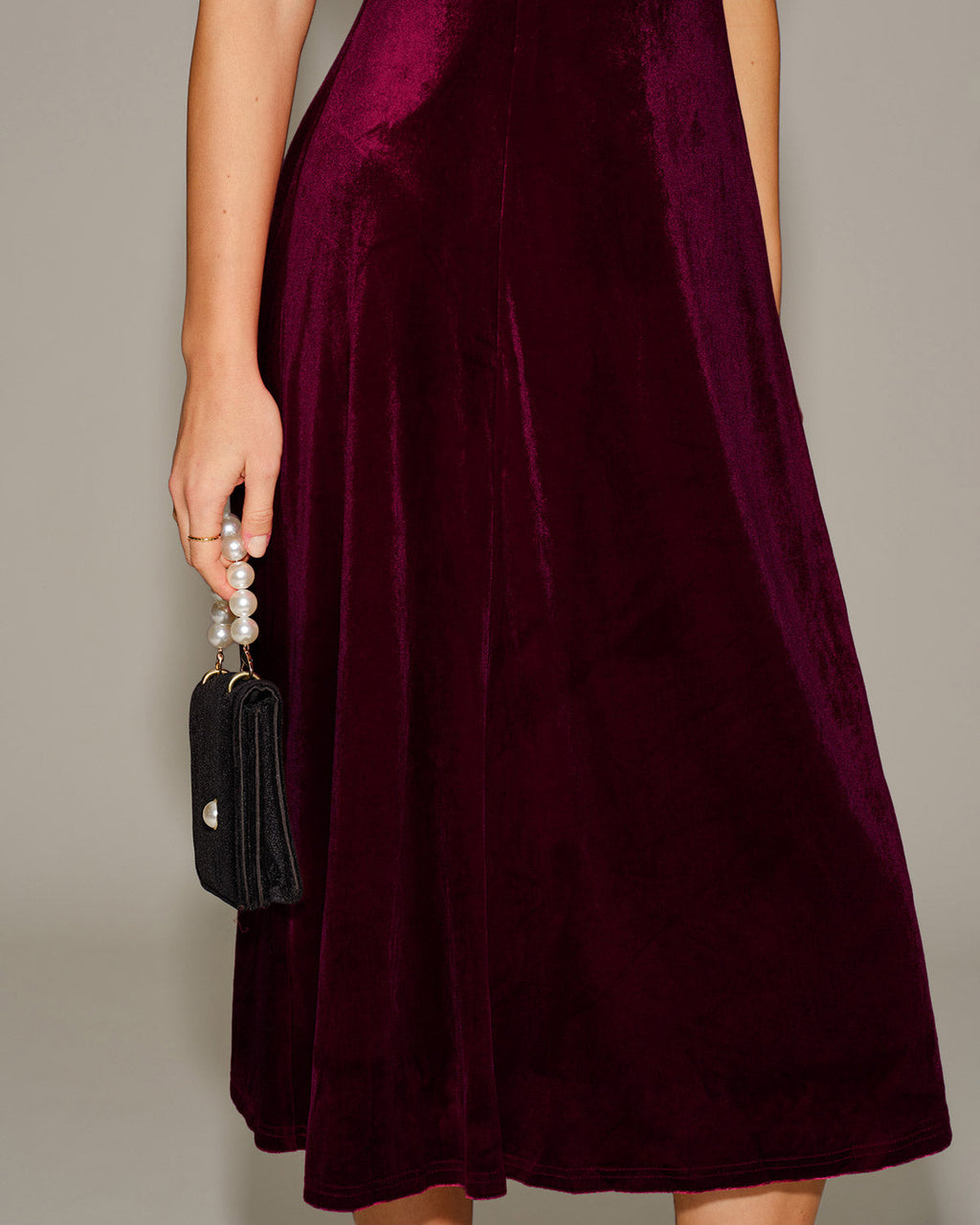 Velvet Midi Dress with Sweetheart Neck and Cap Sleeves - Wine Red