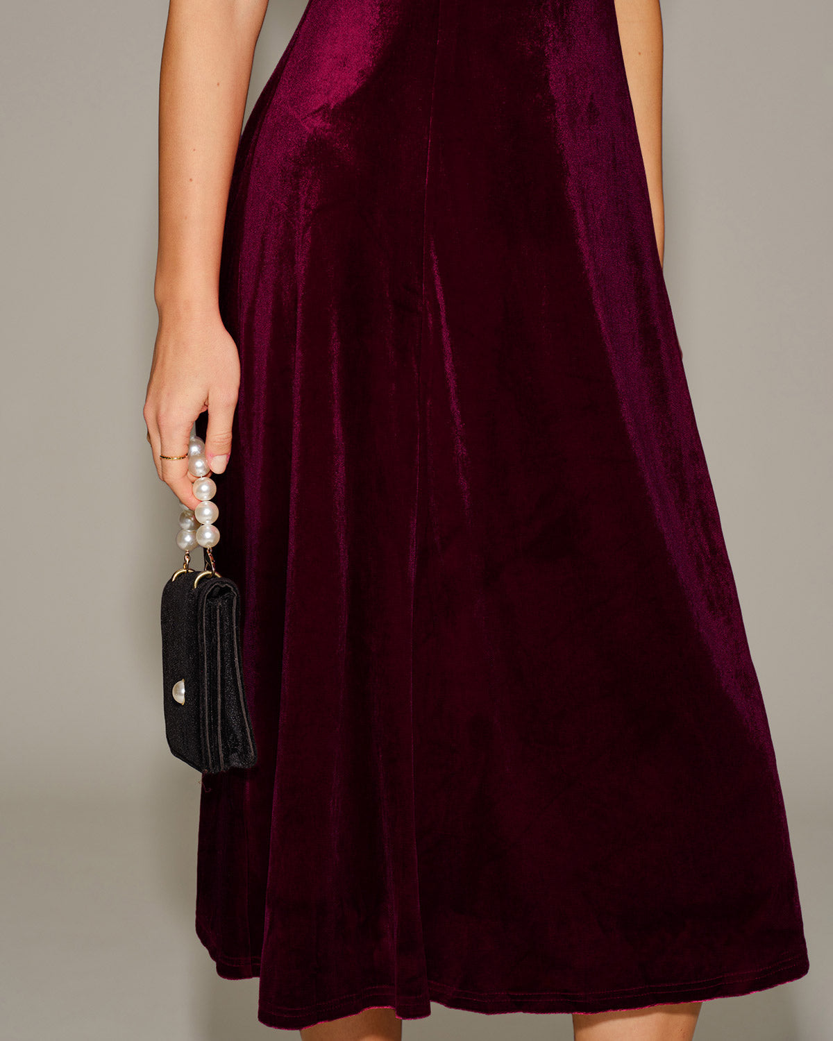 Velvet Midi Dress with Sweetheart Neck and Cap Sleeves - Wine Red